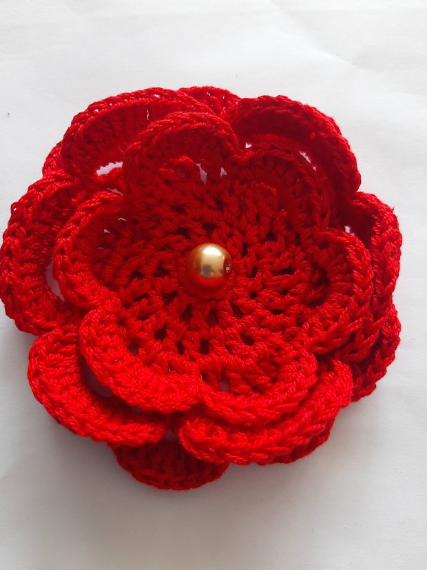 Brose flori crosetate
