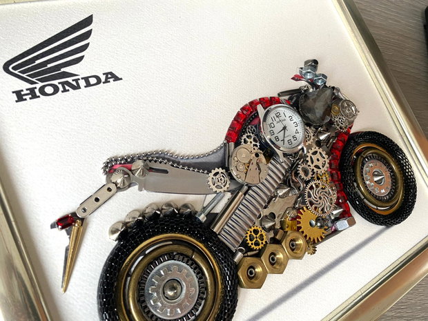 Tablouri steampunk cu modele de masini・Motocicleta Honda Cod M 697・Motocicleta honda decor birou・Cadouri pentru miri si nasi