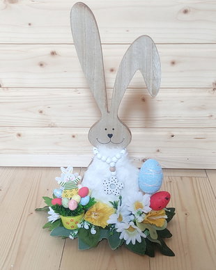 Iepuras din lemn pentru Paste, decorat cu flori, 3875