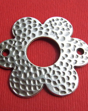 Floare - link din zamac argintat aprox 2.5x37x40 mm