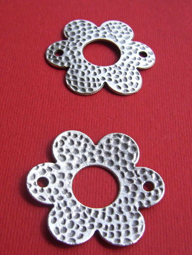 Floare - link din zamac argintat aprox 2.5x37x40 mm