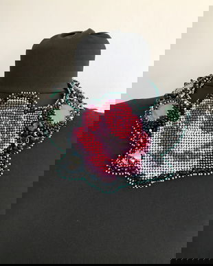 Colier fabulos statement "Red Rose"・Colier cu trandafir brodat・Colier la baza gatului