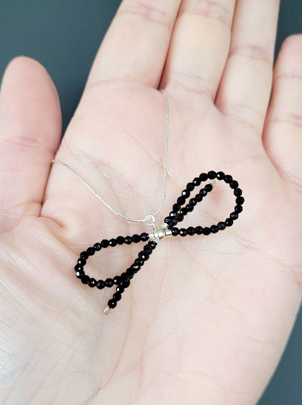 Colier clasic din argint 92.5 cu fundiță din Spinel CLASSY