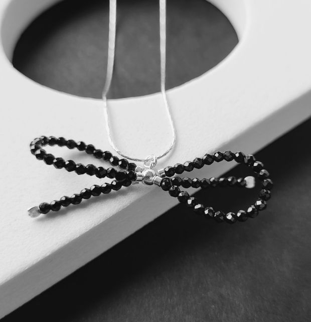 Colier clasic din argint 92.5 cu fundiță din Spinel CLASSY