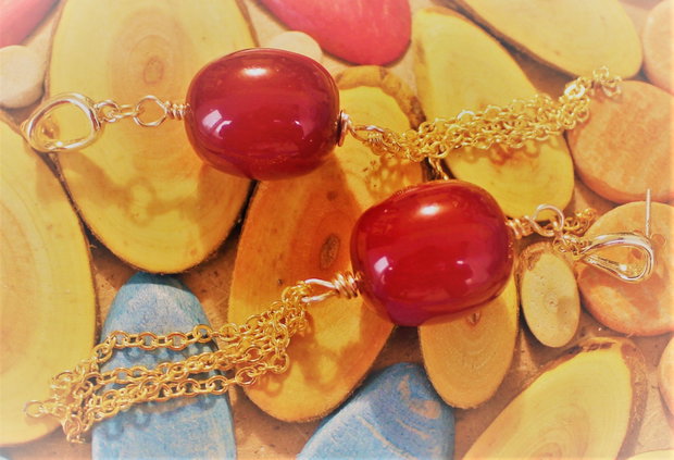 Cercei handmade din margele de rasina si lantisoare