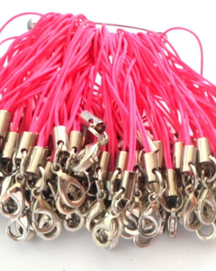 Breloc snur nylon roz inchis cu accesorii argintiu