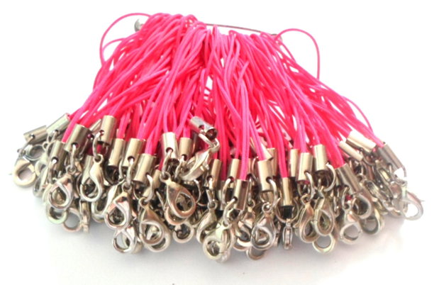 Breloc snur nylon roz inchis cu accesorii argintiu