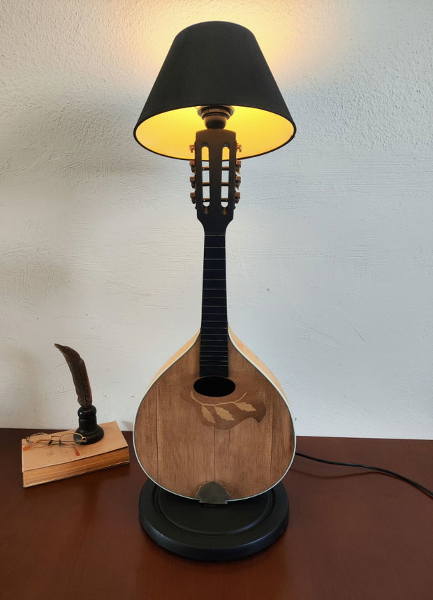 Lampa/veioza-Mandolina