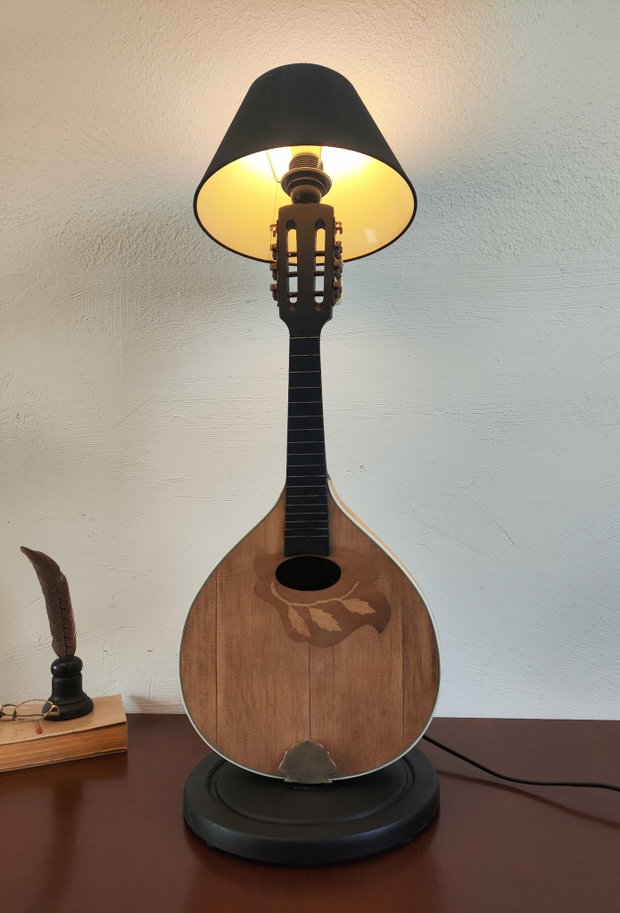 Lampa/veioza-Mandolina