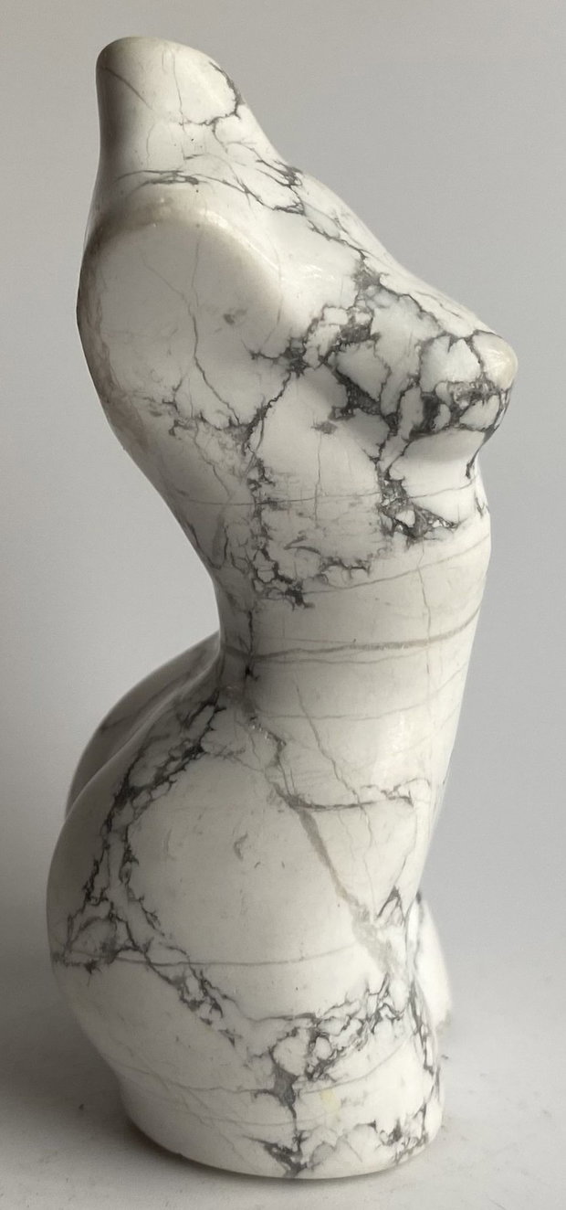 Howlit - Sculptura nud