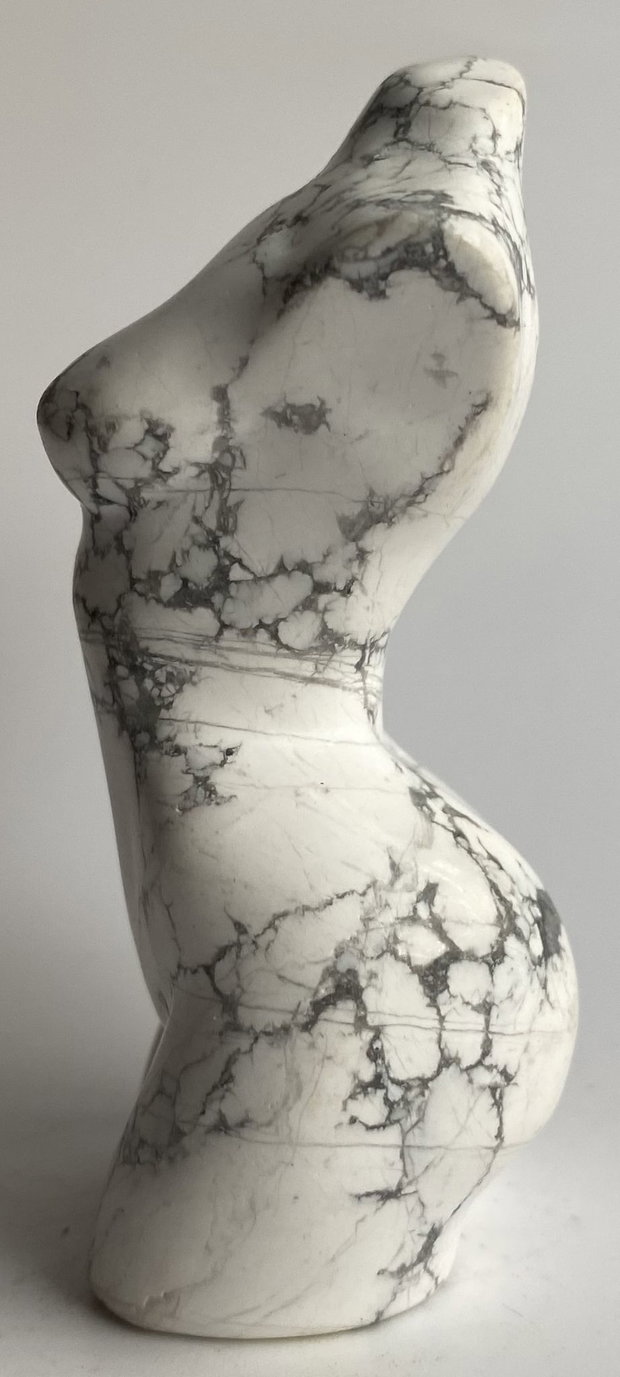 Howlit - Sculptura nud
