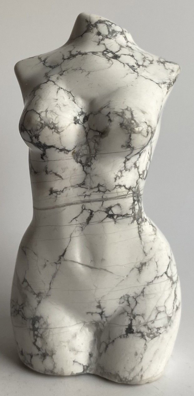 Howlit - Sculptura nud