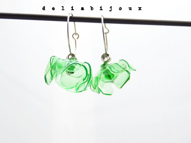 Cercei statement handmade unicat - PET-uri (plastic) reciclate - flori (cod1229)