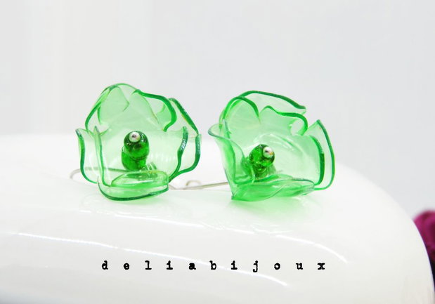 Cercei statement handmade unicat - PET-uri (plastic) reciclate - flori (cod1229)