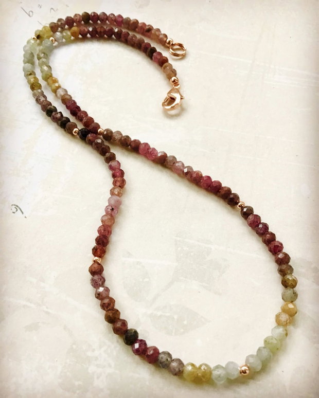 Colier CHOKER mix Rubin natural nevopsit