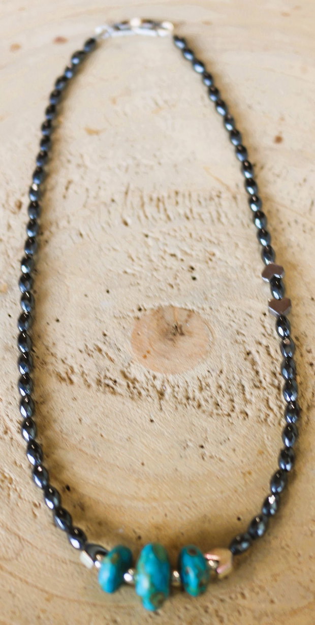 Colier(choker) din hematit si rondele din trcoaz canadian naturale/colier talisman