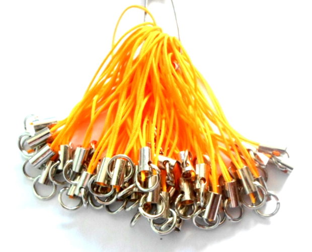 Breloc snur nylon portocaliu cu accesorii argintiu