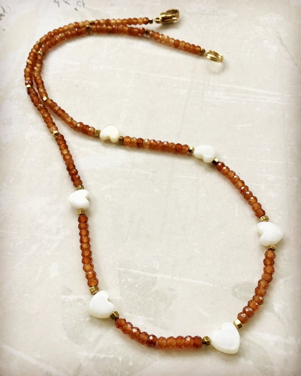 Colier CHOKER hesonit & inimi sidef alb