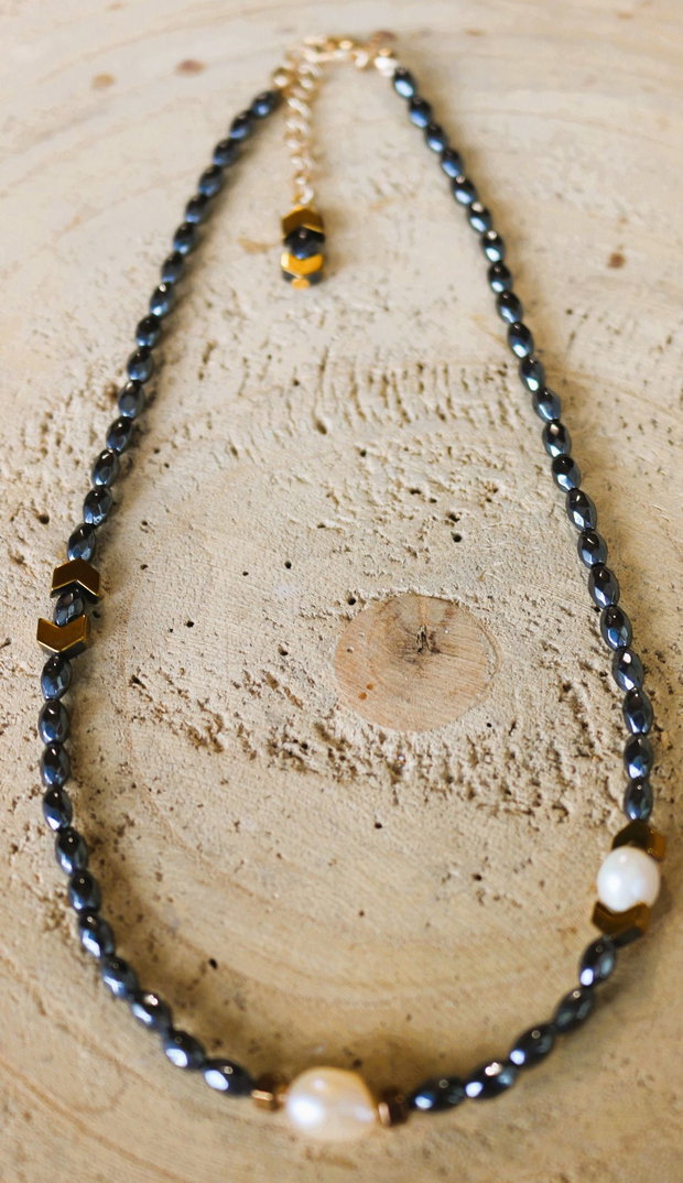 Colier(choker) din hematit si perle de cultura/colier talisman