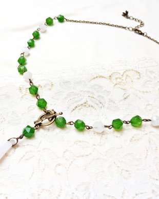 Colier cu lalea de cuart alb si verde