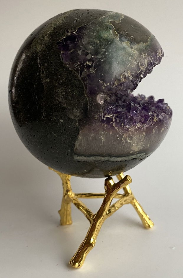 Ametist - sfera din geoda de piatra semipretioasa