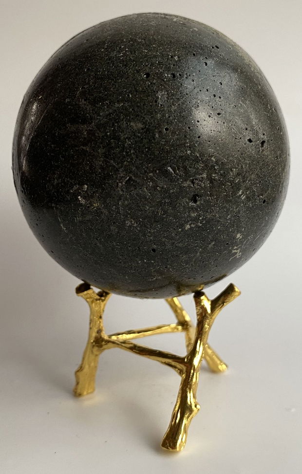 Ametist - sfera din geoda de piatra semipretioasa
