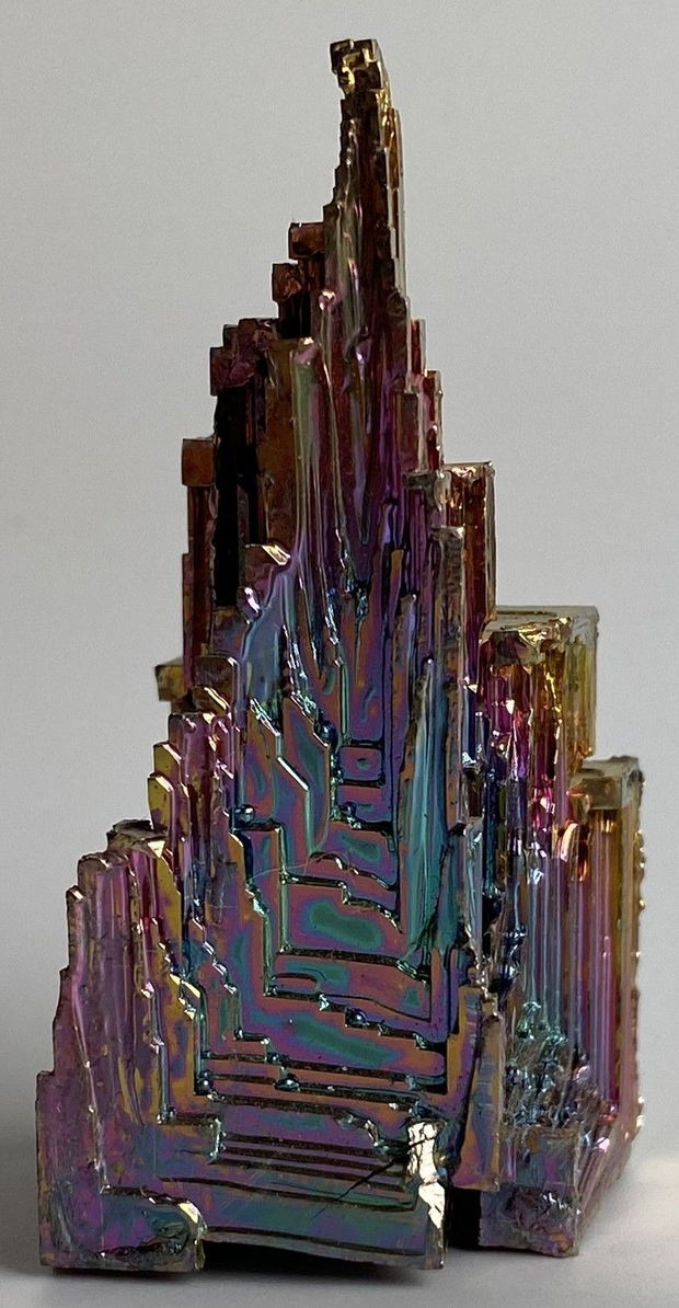 Bismut - specimen piramidal