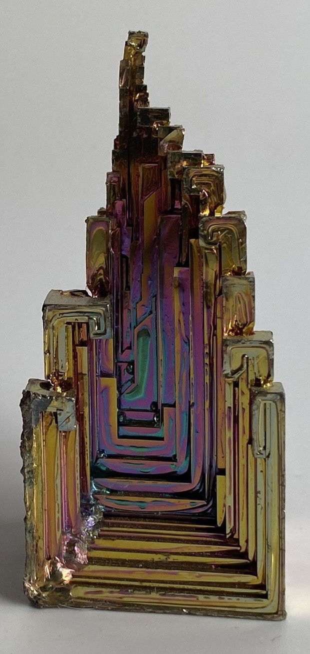 Bismut - specimen piramidal