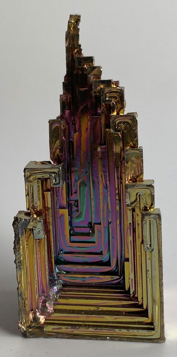 Bismut - specimen piramidal