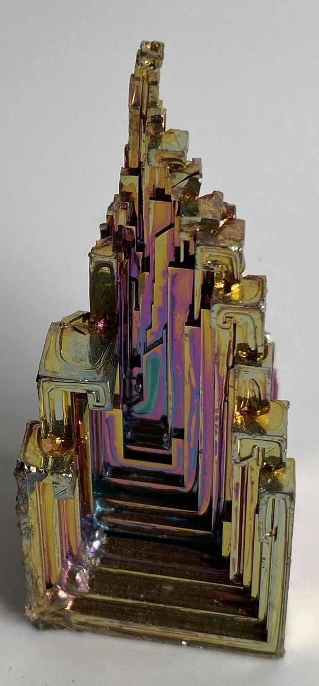 Bismut - specimen piramidal