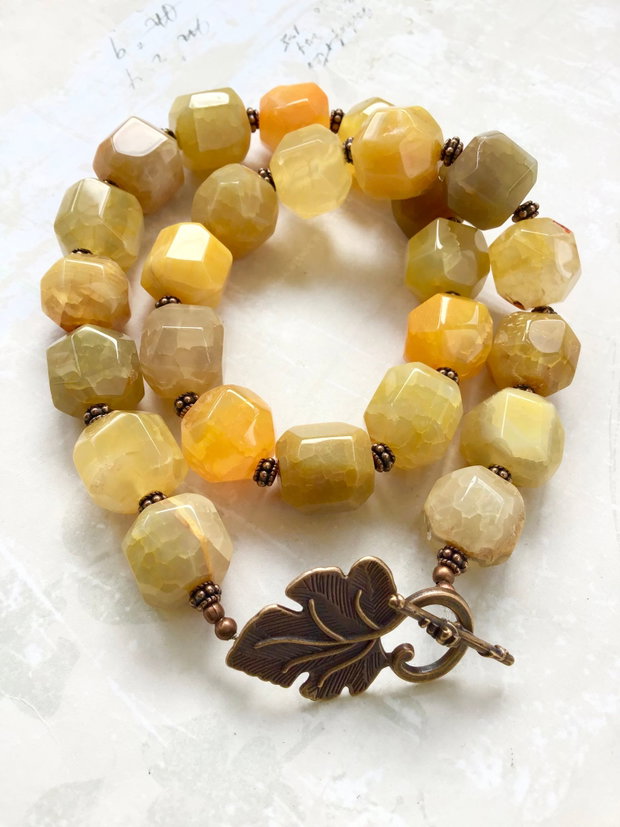 Colier vintage agate crackle galbene