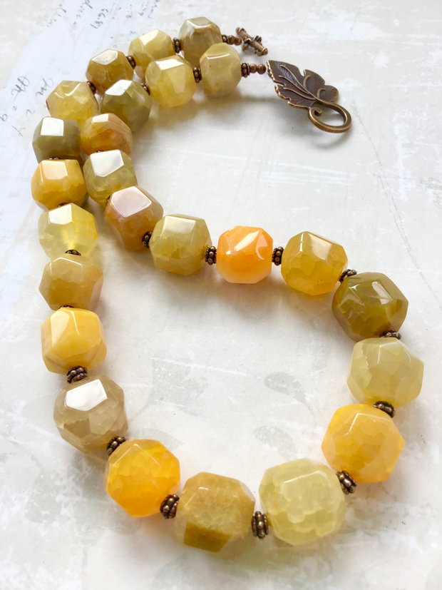 Colier vintage agate crackle galbene