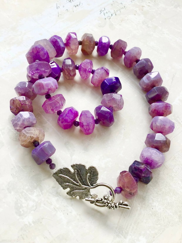Colier agate crackle mov / violet & charoit
