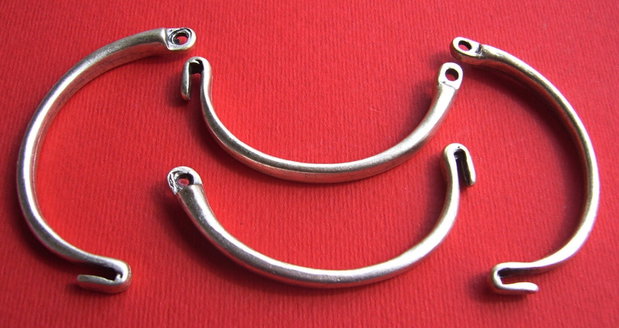 (4 bucati) Conector din zamac argintat aprox 26x57 mm