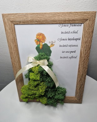 "Femininitate și Natură"  Tablou Handmade cu Licheni Stabilizați