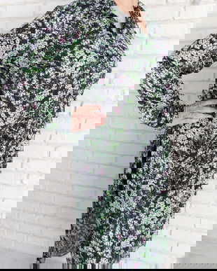 Camasa Lunga Vaporoasa Flori pe Fond Negru