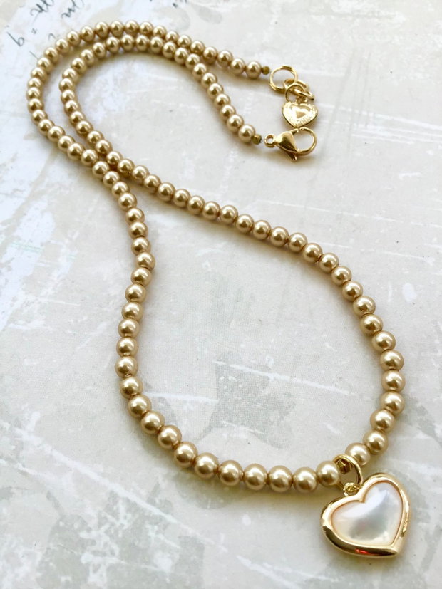 Colier CHOKER perle de Mallorca aurii & inima sidef natural