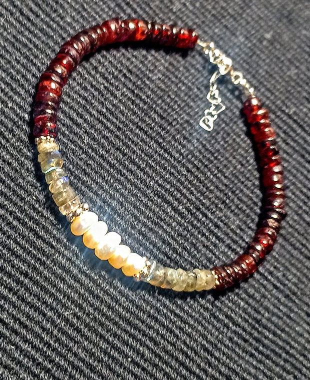 Bratara argint perle naturale de cultura labradorit granat disc heishi minimalist boho chic trendy