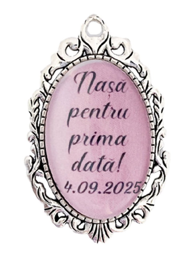 Brosa personalizata nasa pentru prima data