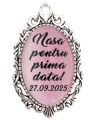 Brosa personalizata nasa pentru prima data