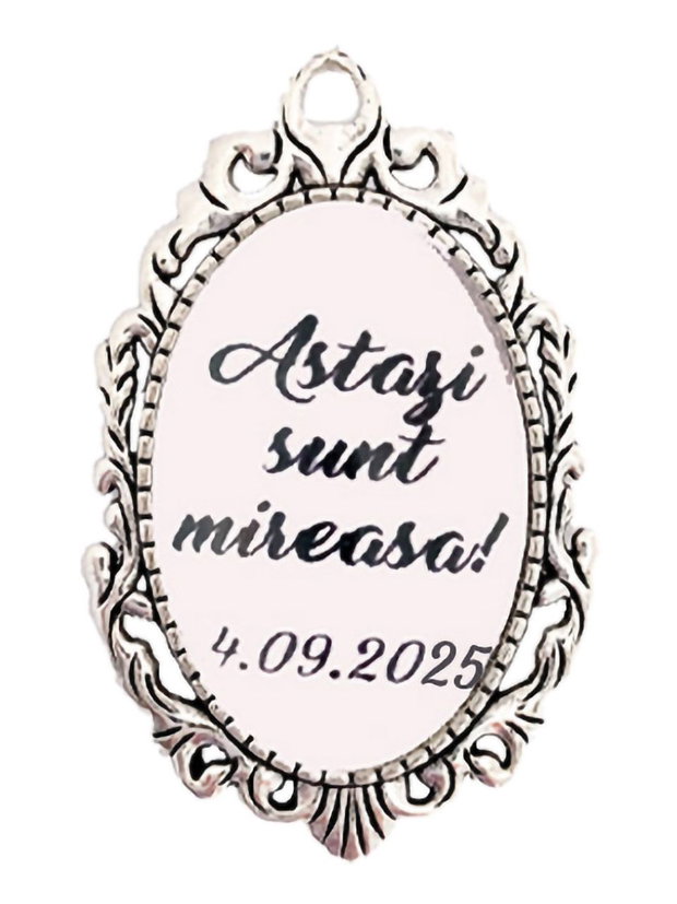 Brosa personalizata astazi sunt mireasa