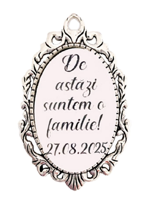 Brosa personalizata de astazi suntem o familie