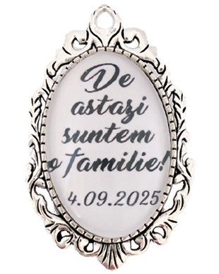 Brosa personalizata de astazi suntem o familie