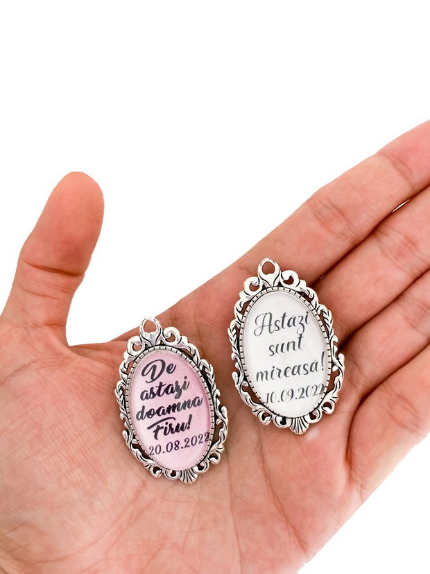 Brosa personalizata o nasa de milioane