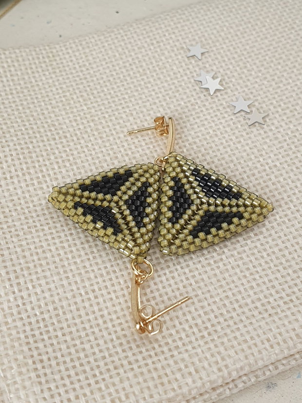 Cercei handmade Miyuki tehnica Peyote - Negru și Galben Muștar, constrast sofisticat