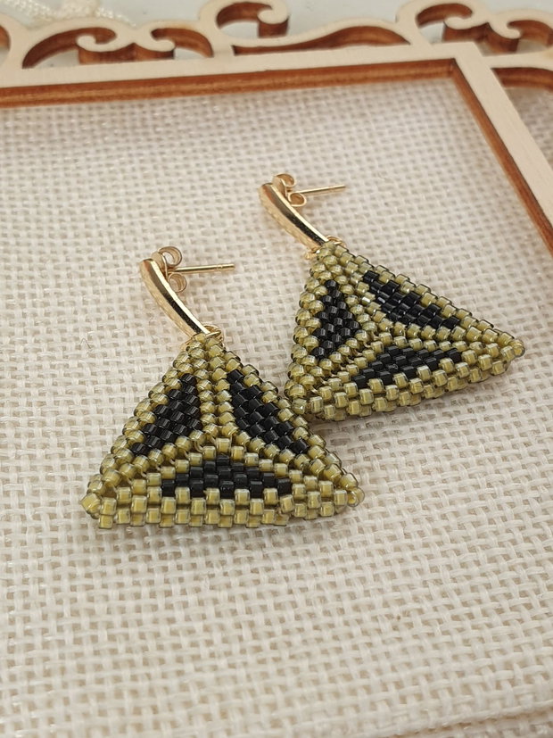 Cercei handmade Miyuki tehnica Peyote - Negru și Galben Muștar, constrast sofisticat