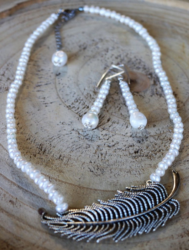 Set handmade colier si cercei din perle de cultura
