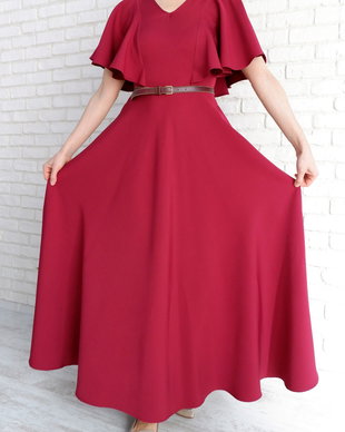 Rochie Lunga Eleganta Grena cu Volane pe Umeri