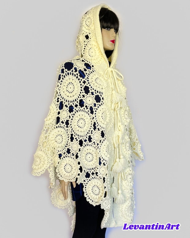 Pelerină croșetată manual ivoire cu glugă poncho elegant boho, piesă unicat pentru evenimente și ținute speciale
