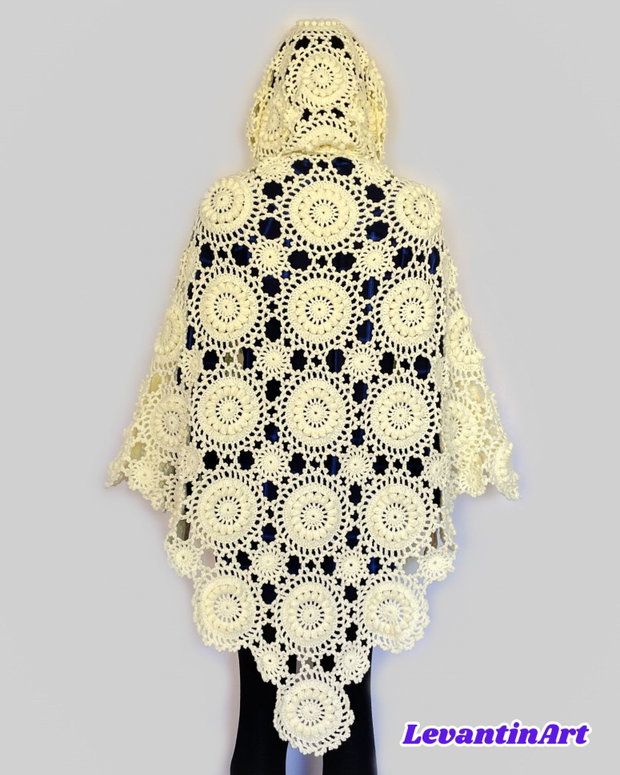 Pelerină croșetată manual ivoire cu glugă poncho elegant boho, piesă unicat pentru evenimente și ținute speciale